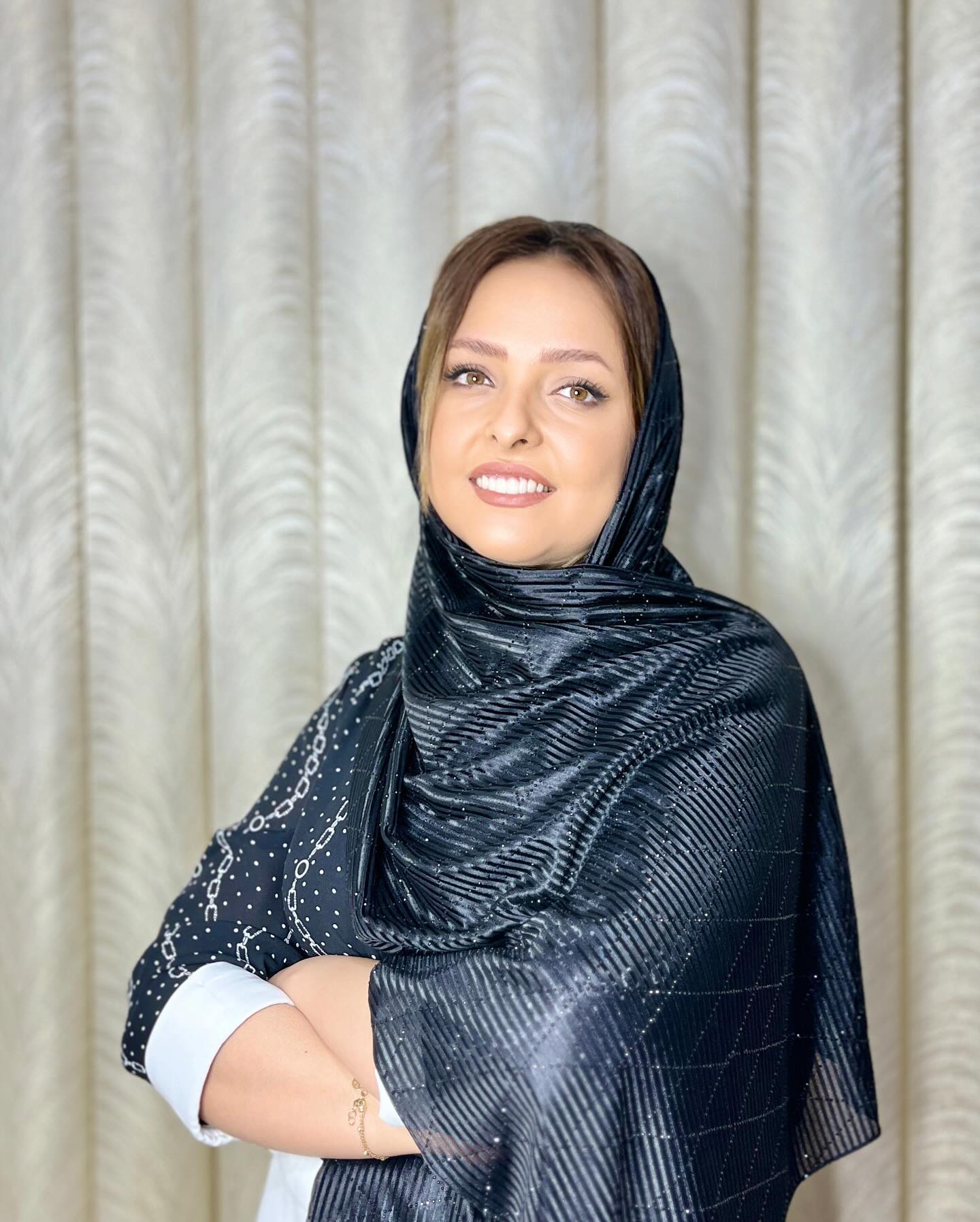 شال حریر نگین دار