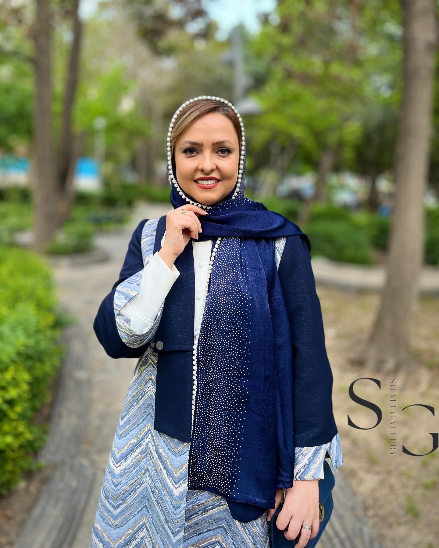 شال کوپرا مروارید سرمه ای