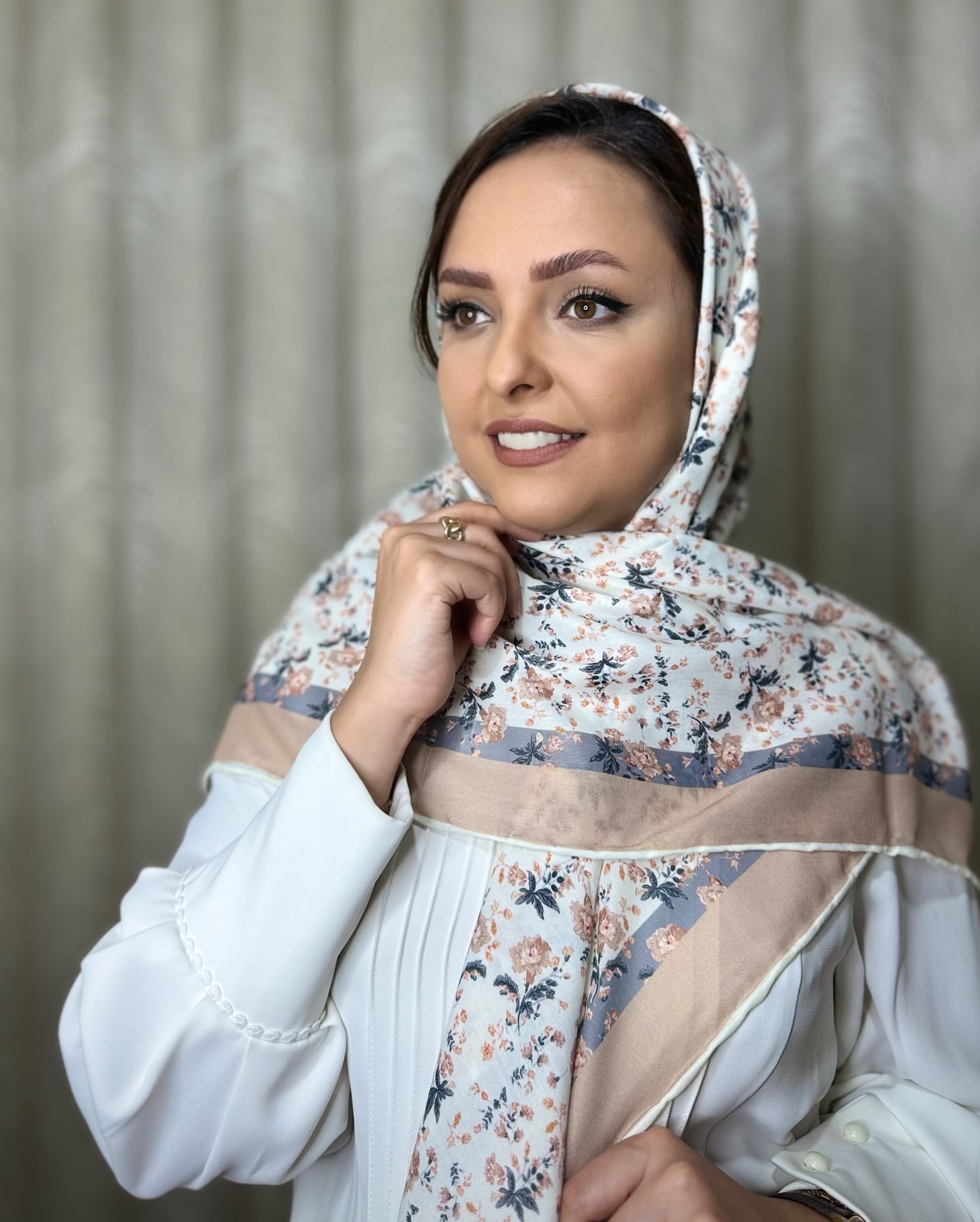 روسری گلدار