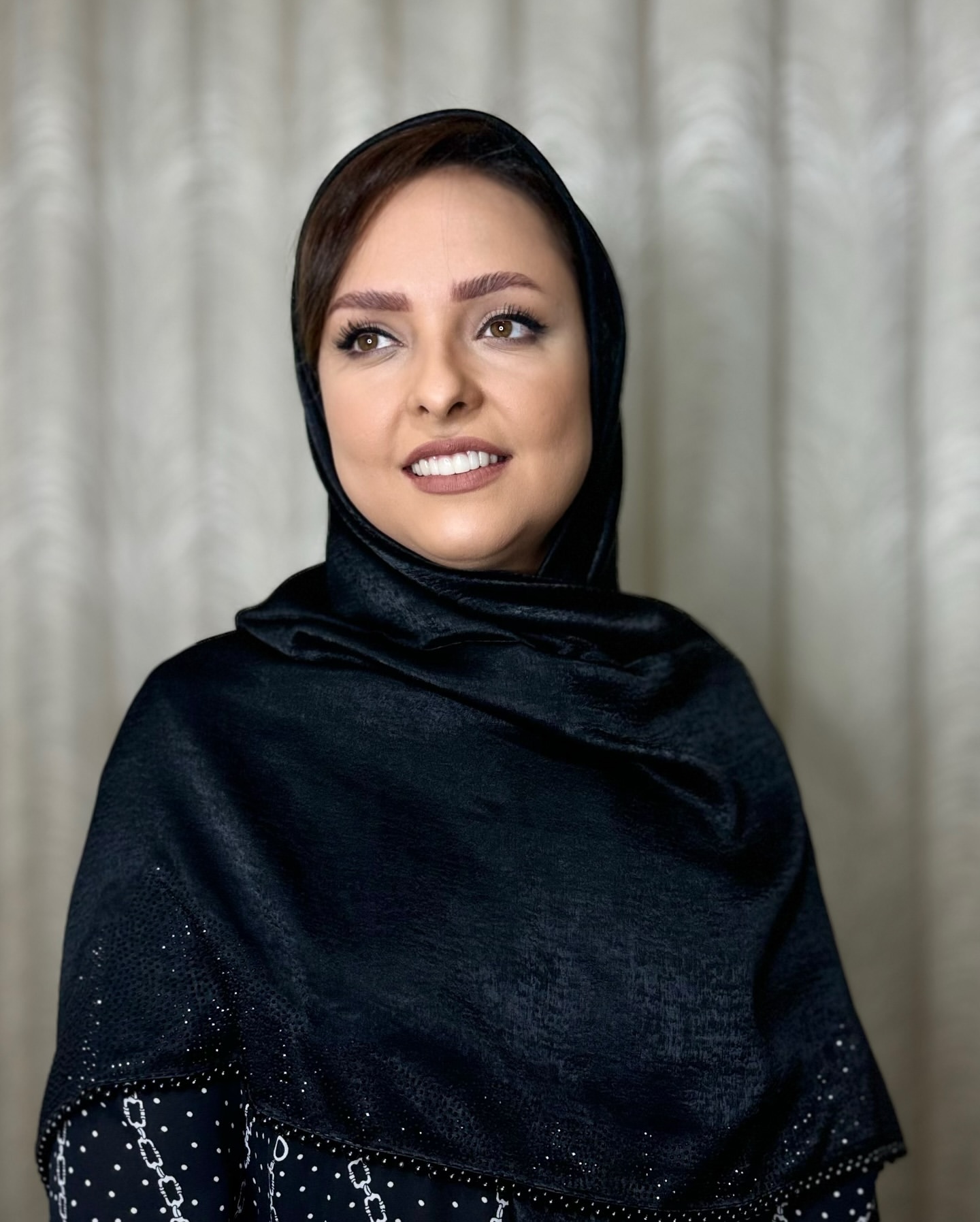 روسری کوپرا طرح نگین تاج